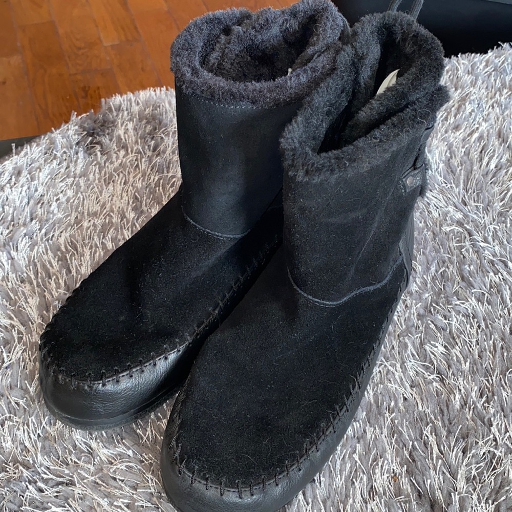 American Eagle 🦅 black suede lace up back boots